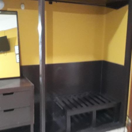 Hostal Urbano 塔里哈 外观 照片